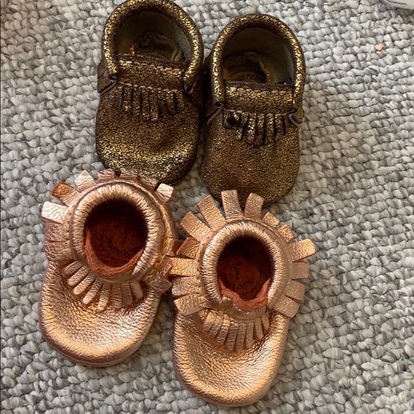 Excellent condition Freshly Picked Girls Mocs - Picture 1 of 5